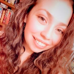 Meet your Posher, Crystal